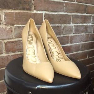 Sam Edelman nude tan pumps 8 wide